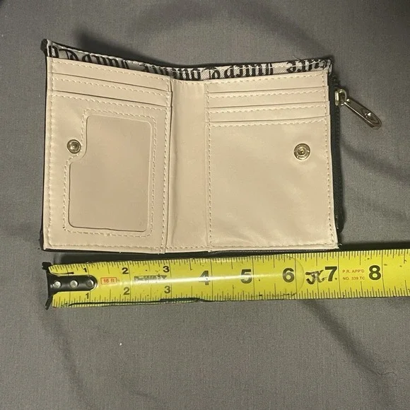 Juicy Couture Women's Heart Quilted Foldable Wallet - Picture 6 of 7